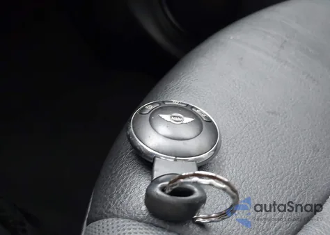 2009 Mini Cooper Clubman from USA, damaged, VIN WMWML33519TP98812